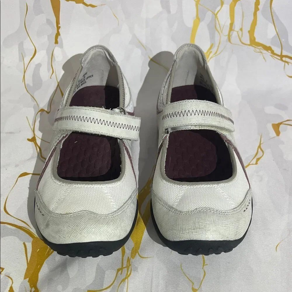 * Elegant White and Purple Women's Mary Jane Flats